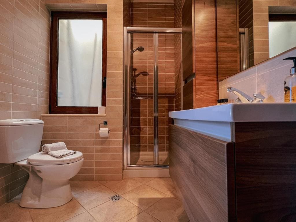 Deluxe Double Room with Balcony room - Image 2