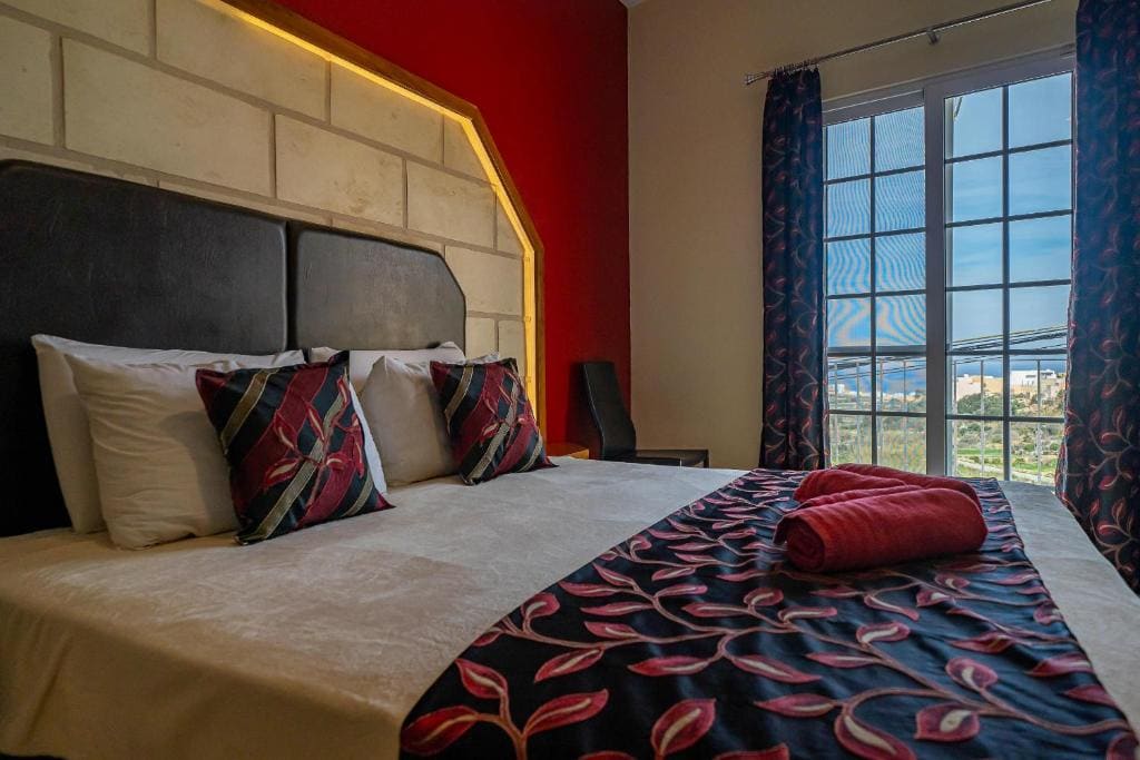 Standard Room with View room - Image 1