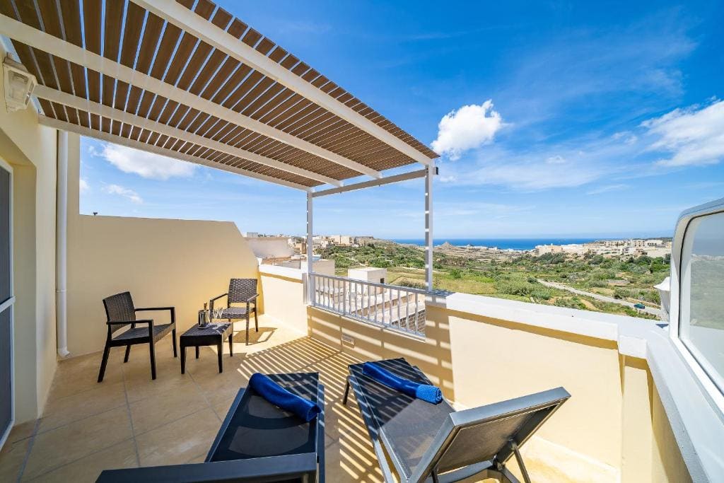 Superior Room with Terrace and View room - Image 3