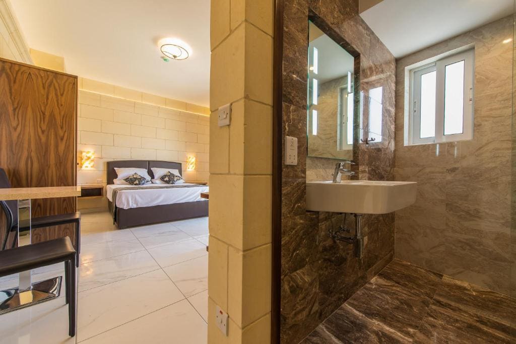 Standard Room with View room - Image 3