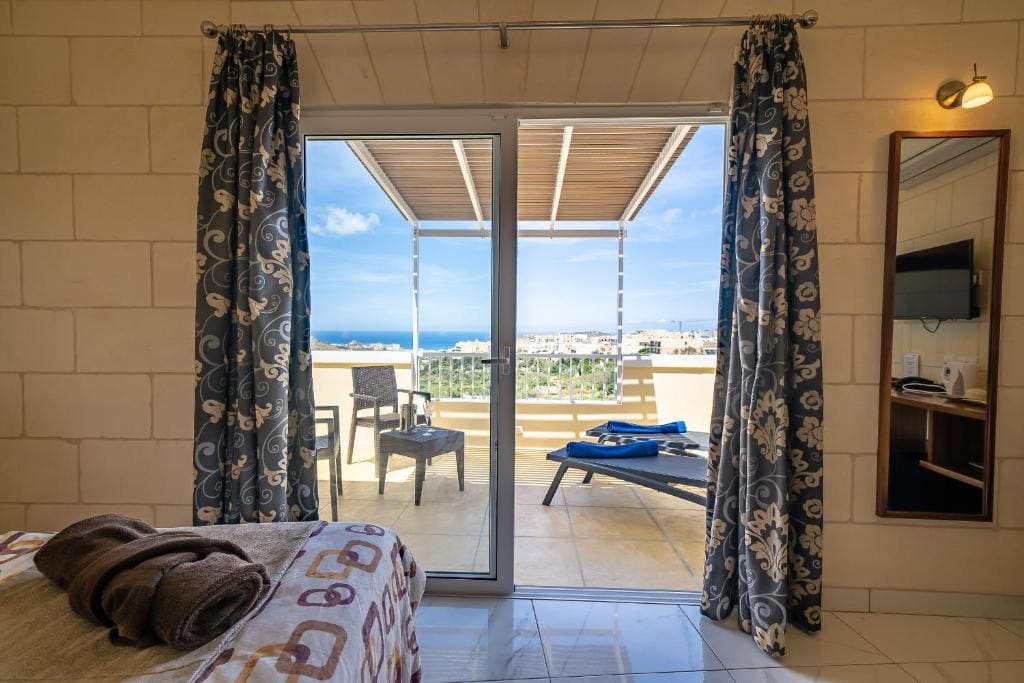 Superior Room with Terrace and View room - Image 2