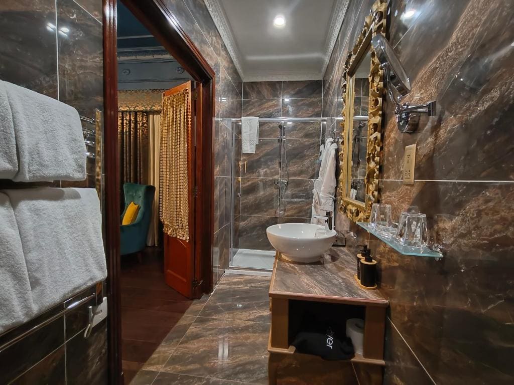 King Room with Balcony room - Image 2