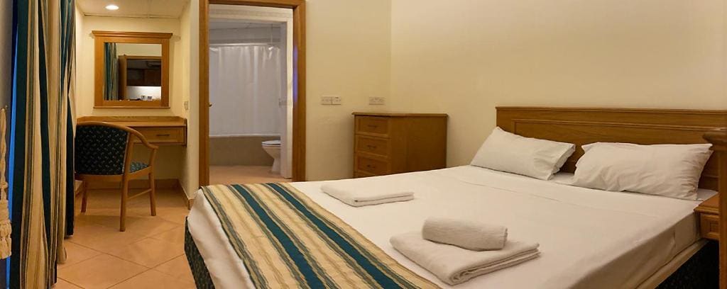 One-Bedroom Apartment room - Image 1
