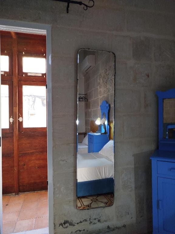 Twin Room with Balcony room - Image 2
