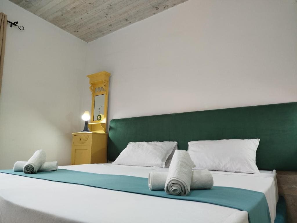 Twin Room with City View room - Image 3