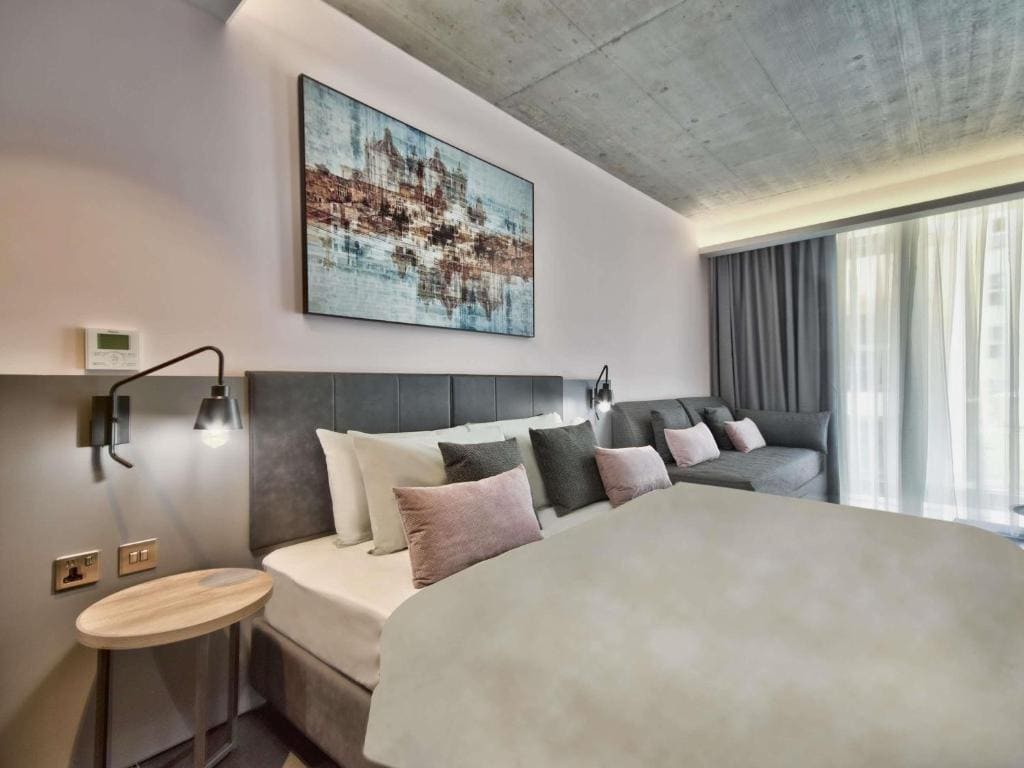 Classic Junior Suite room - Image 1