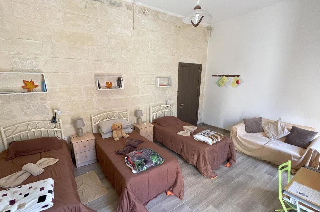 Triple Room with Balcony room - Image 3