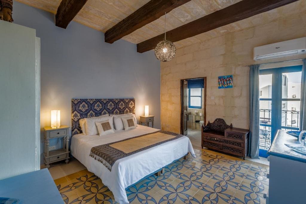 Queen Room with Pool View room - Image 3