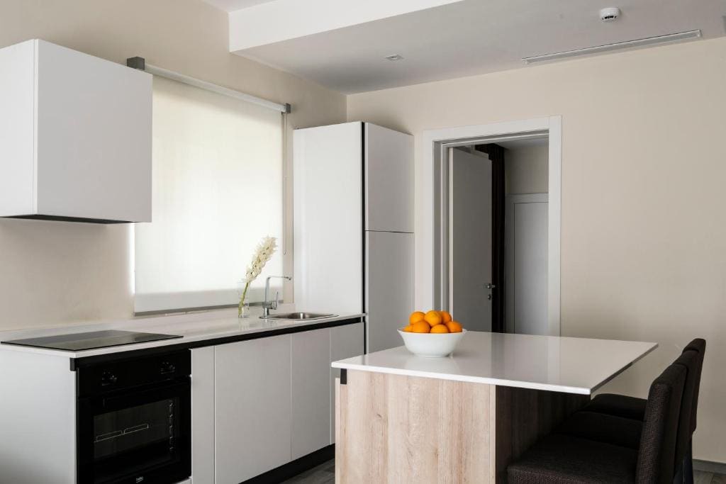 Family Room room - Image 2