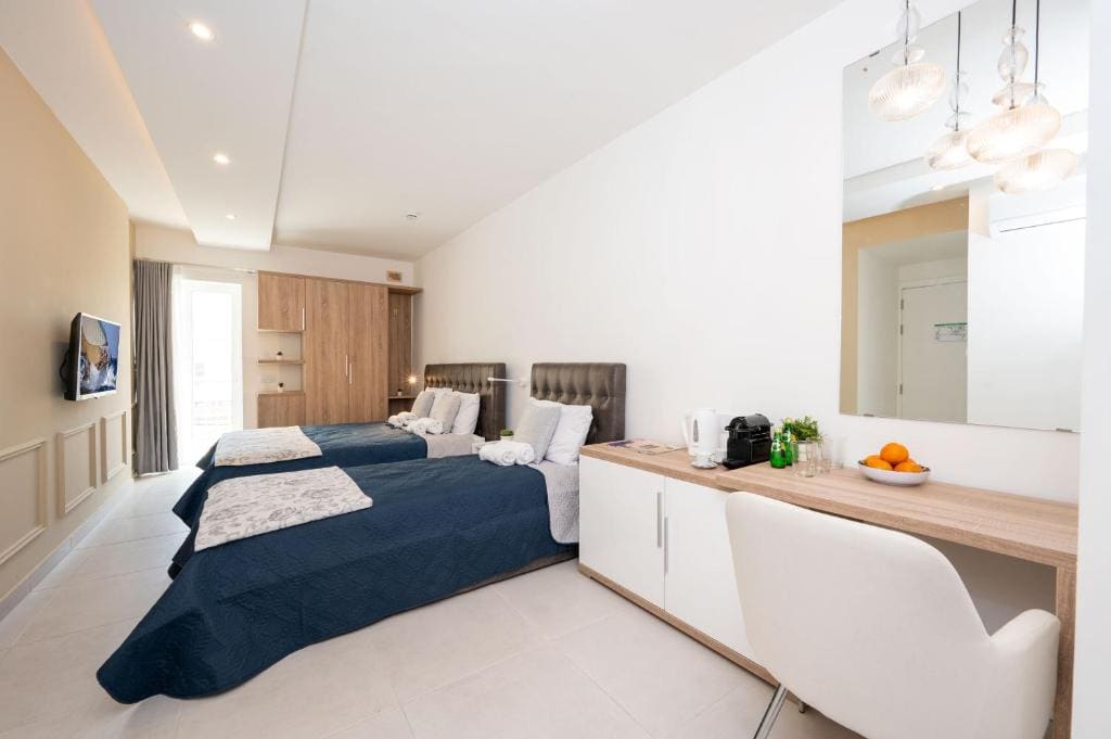 Room room - Image 3