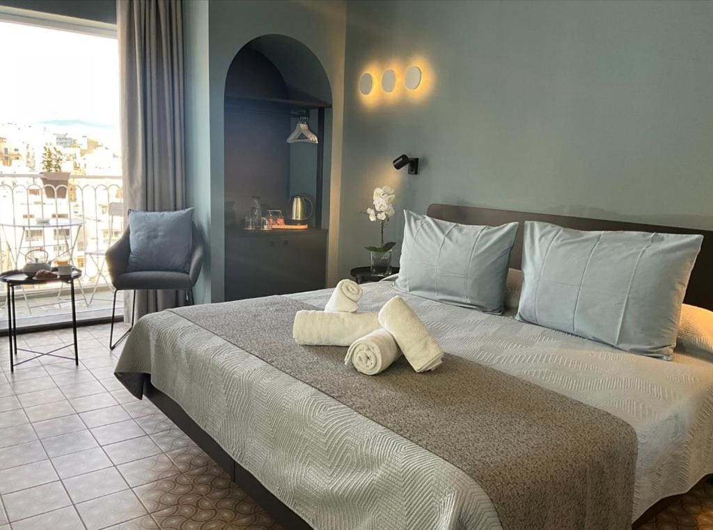 Double or Twin Room with Balcony room - Image 2