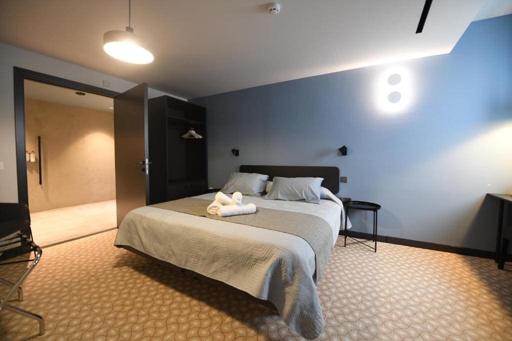 Standard Twin Room room - Image 3