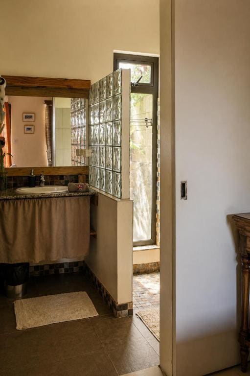 Double Room with Private Bathroom room - Image 1