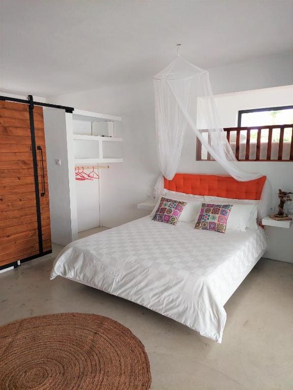 Triple Room with Pool View room - Image 2