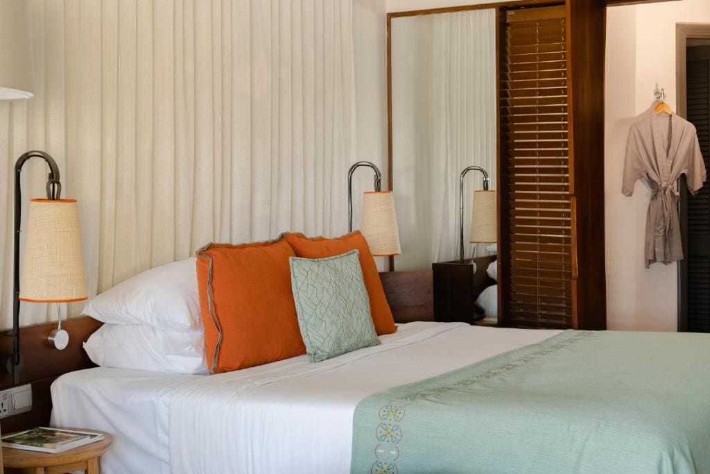 Superior Seaview Room room - Image 3