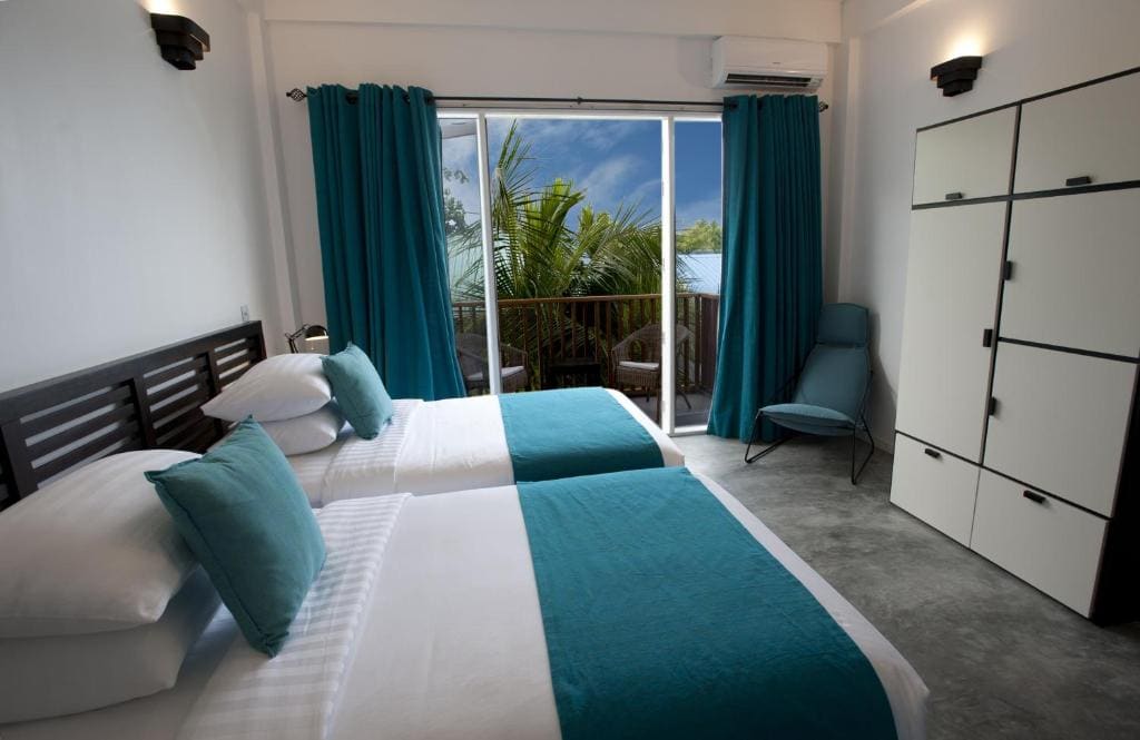 Deluxe Double or Twin Room with Two Dives per day room - Image 3