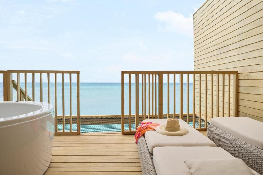 Mirage Overwater Villa with Jacuzzi King room - Image 3