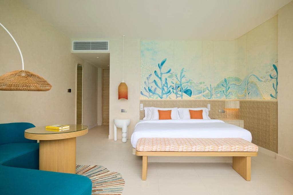 Mirage Overwater Villa with Jacuzzi King room - Image 1