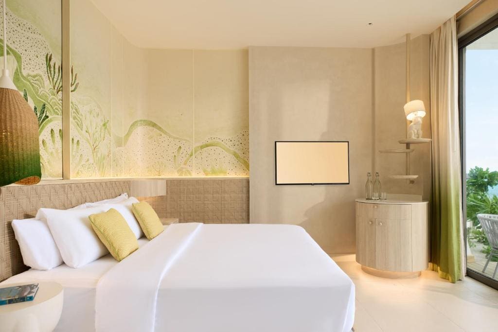 Mirage Beachfront Room with Jacuzzi Hollywood Twin room - Image 1