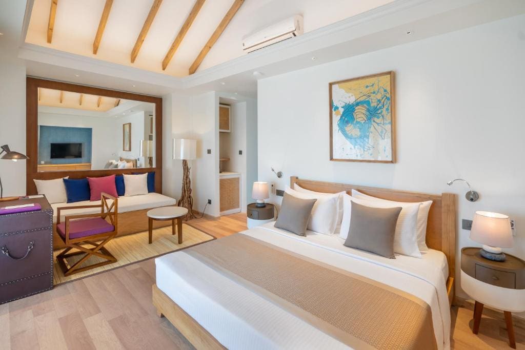 Water Bungalow - FREE return speedboat transfers for stays of 7+ nights, or 50% off speedboat transfers for stays less than 7 nights (max 2 guests). Book: 24 Feb–31 Oct 2026 | Stay: 1 Apr–31 Oct 2027 room - Image 1