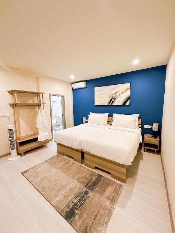 Deluxe Room room - Image 2
