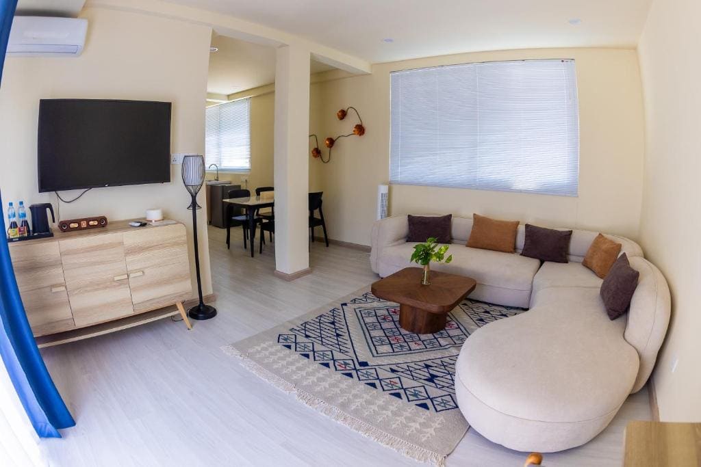 Family Suite with Balcony room - Image 2