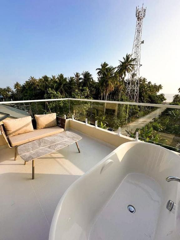 Family Suite with Balcony room - Image 1