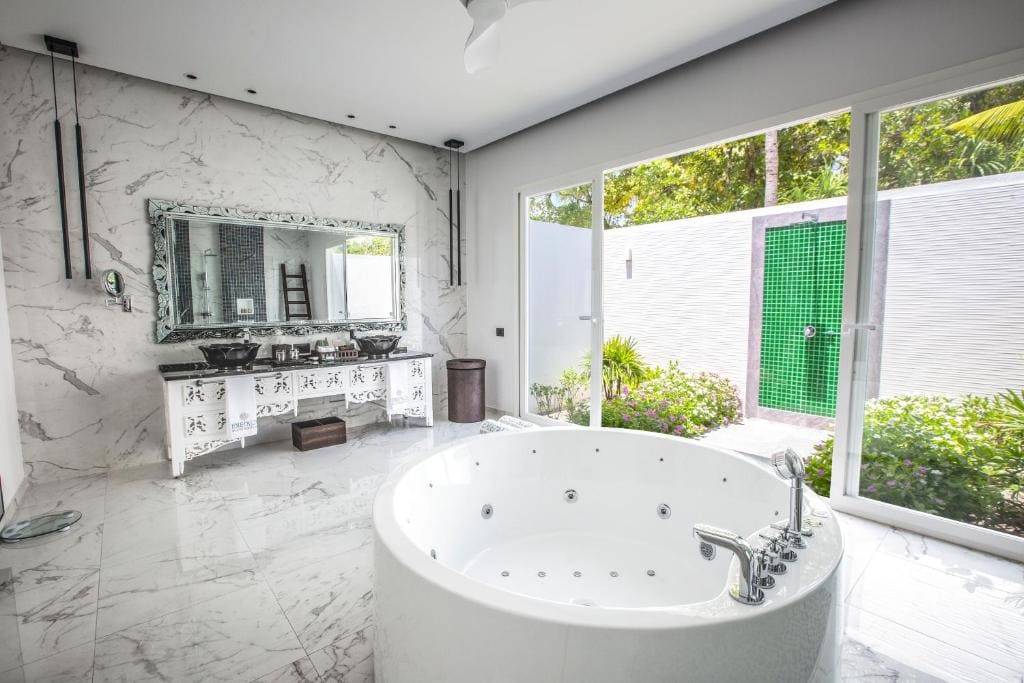 Superior Beach Villa with Pool room - Image 3