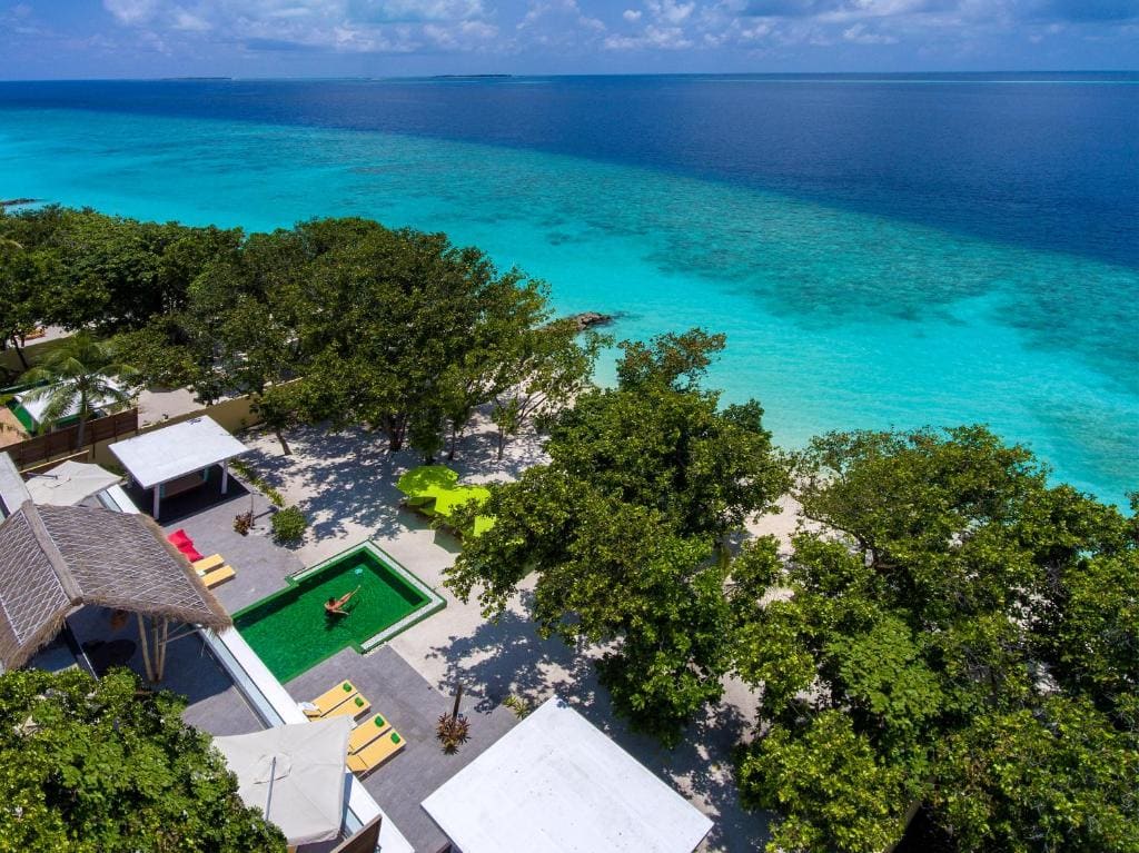 Three-Bedroom Royal Beach Villa with Pool room - Image 2