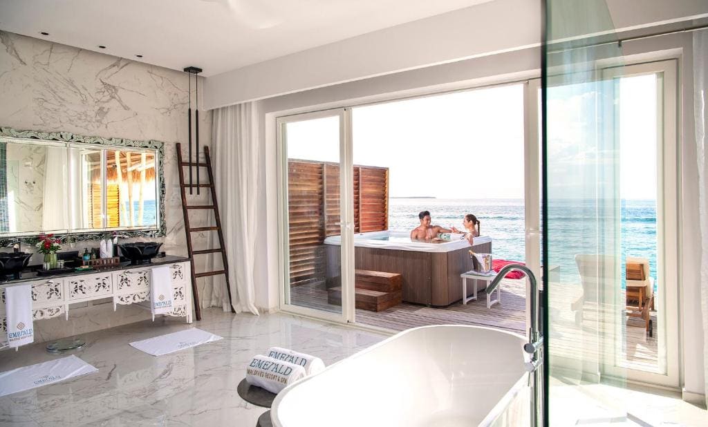 Water Villa with Jetted Tub room - Image 3