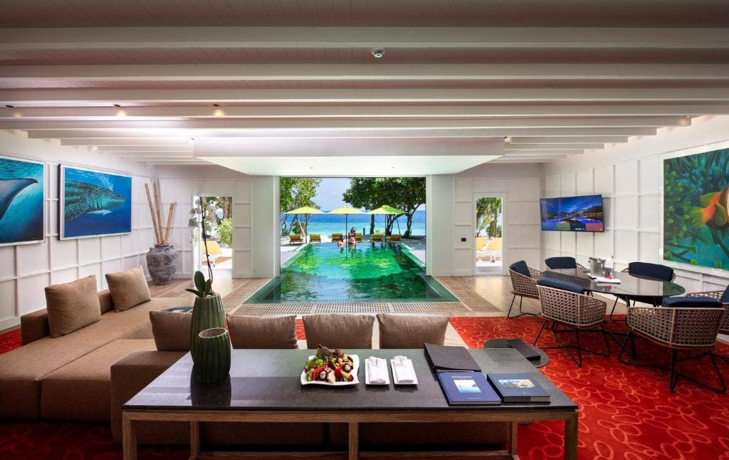 Three-Bedroom Royal Beach Villa with Pool room - Image 3