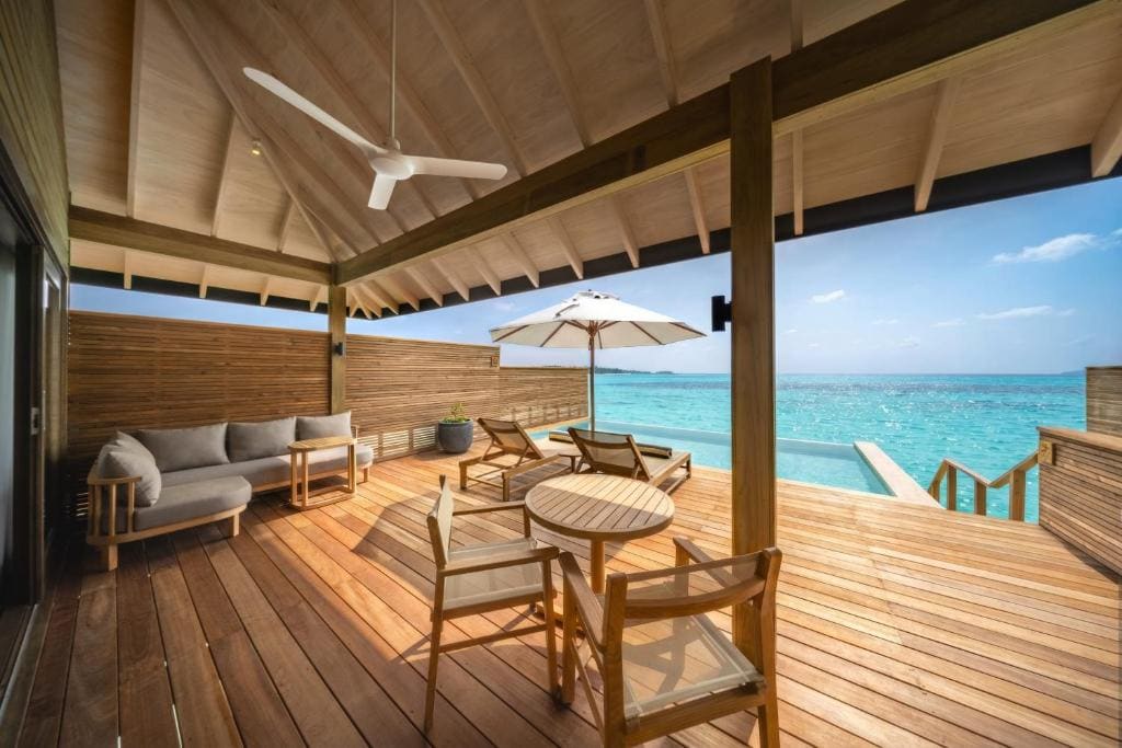 Ocean Pool Villa room - Image 3