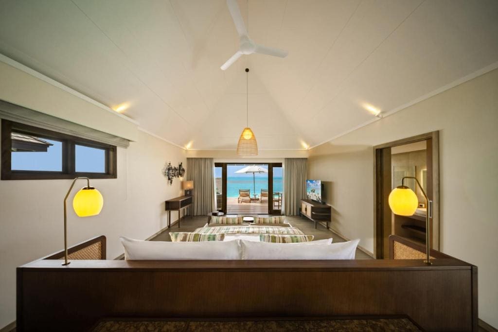 Ocean Pool Villa room - Image 2