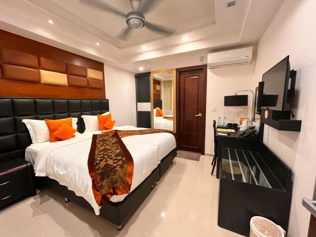 Deluxe Twin Room room - Image 2