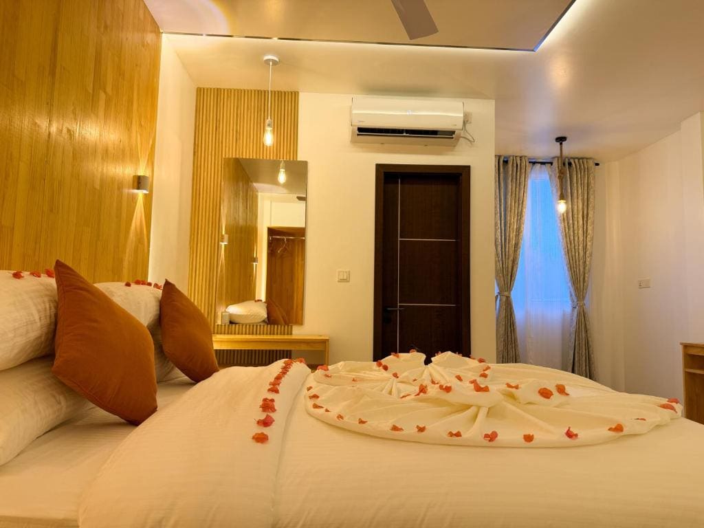 Deluxe Double Room room - Image 3