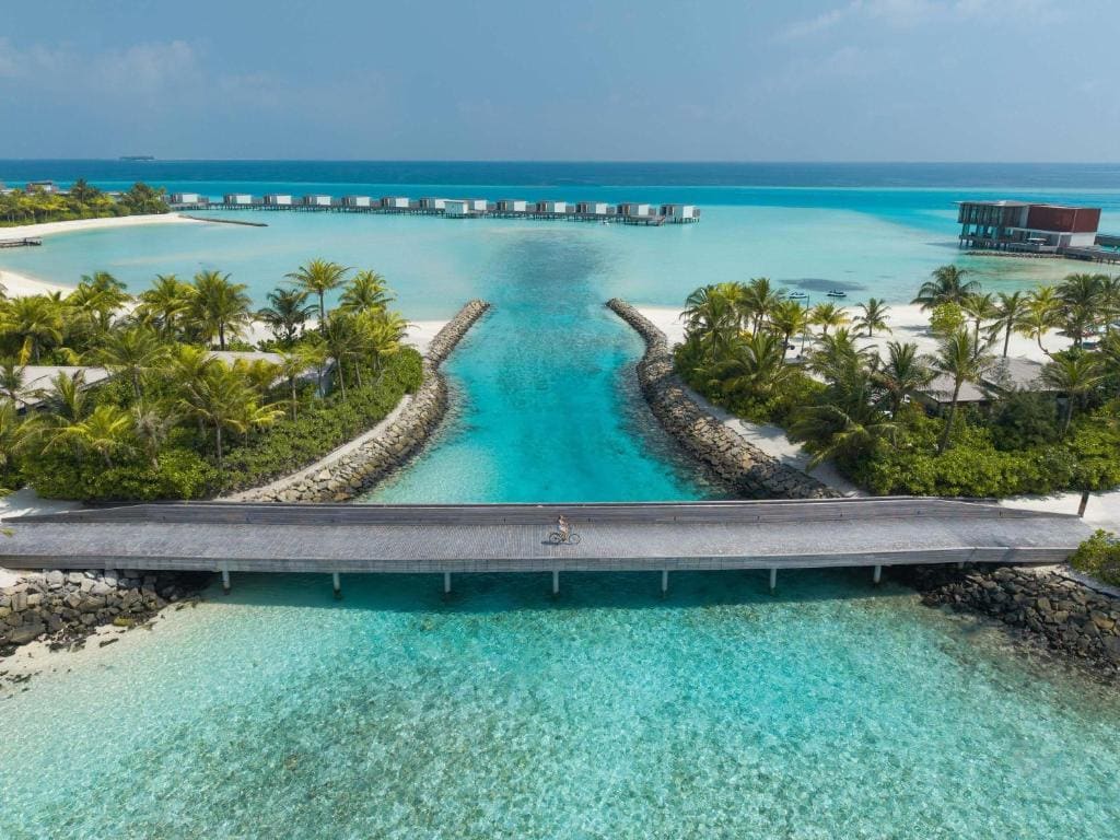 Lagoon Beach Pool Villa room - Image 2