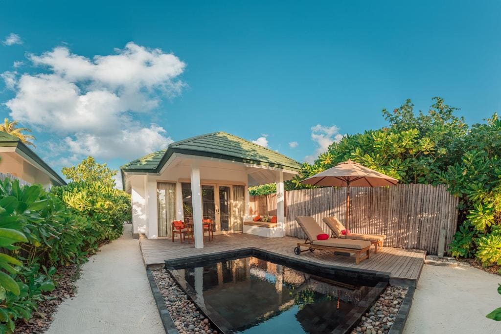 Sunset Pool Beach Villa- Free shared seaplane for 2 guests, minimum 7-night stay room - Image 2