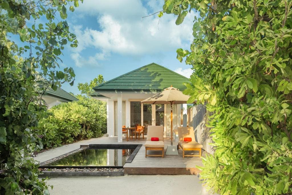 Sunset Pool Beach Villa- Free shared seaplane for 2 guests, minimum 7-night stay room - Image 3