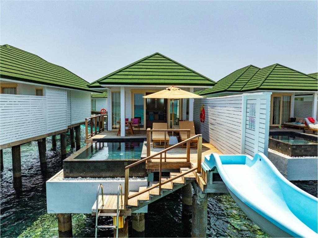 Lagoon Villa Pool + Slide - Free shared seaplane for 2 guests, minimum 7-night stay room - Image 2