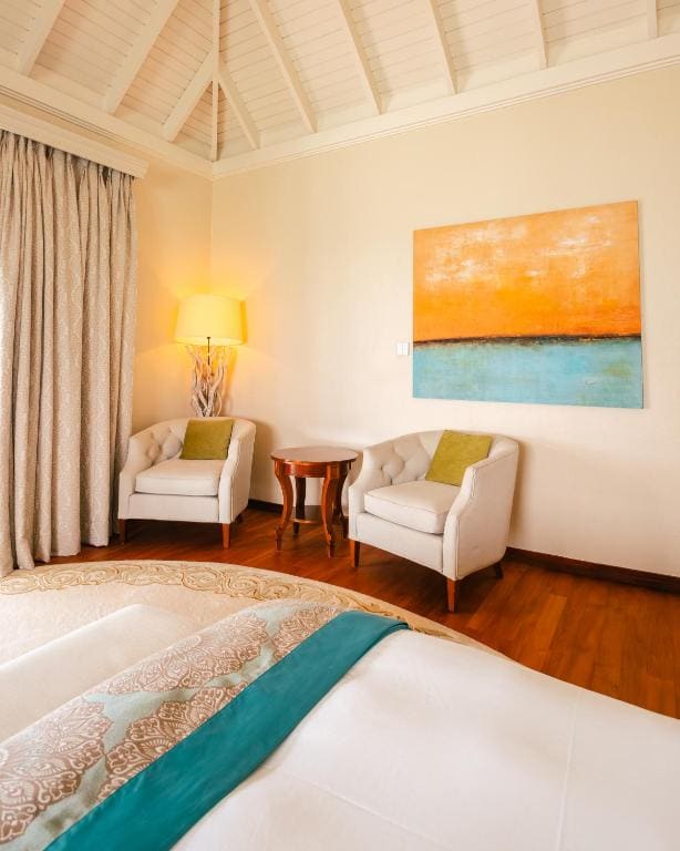 Rehendhi Presidential Overwater Suite – Two Bedroom with Pool room - Image 2