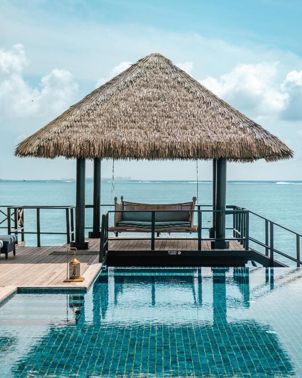 Rehendhi Presidential Overwater Suite – Two Bedroom with Pool room - Image 3