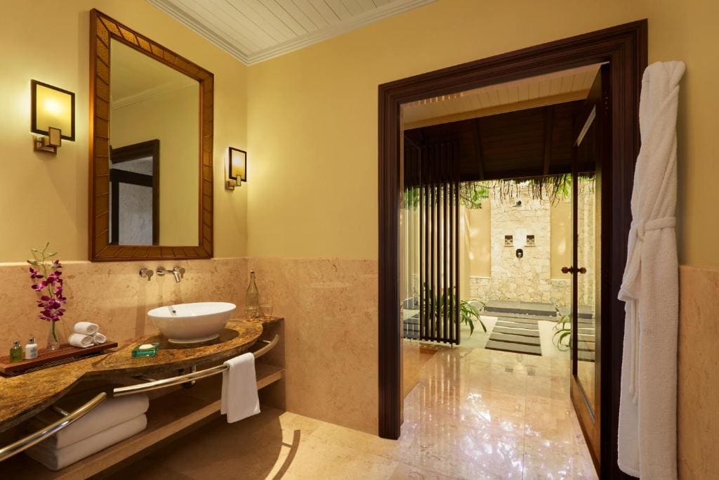 Sunset Beach Villa with Pool room - Image 3
