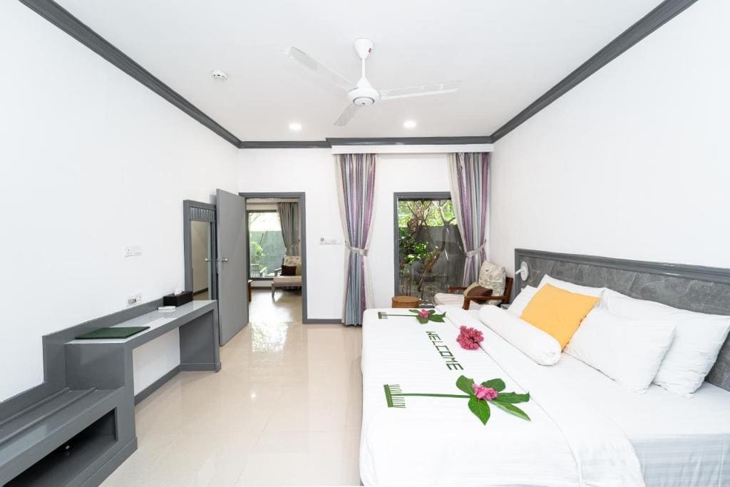 Deluxe Family Suite room - Image 2