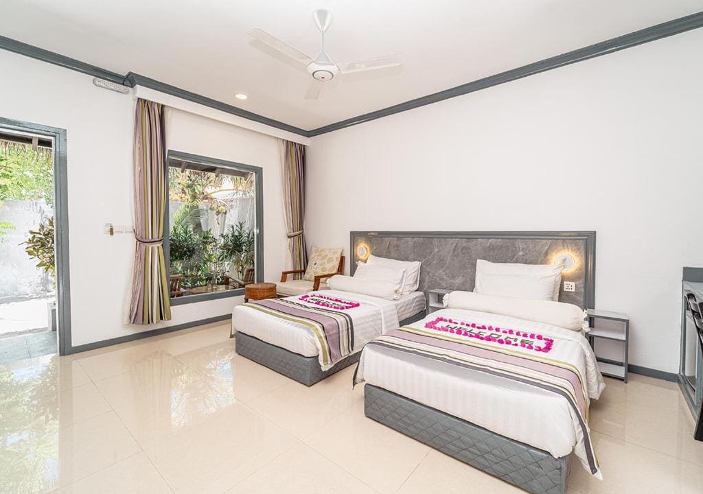 Deluxe Twin Room room - Image 3