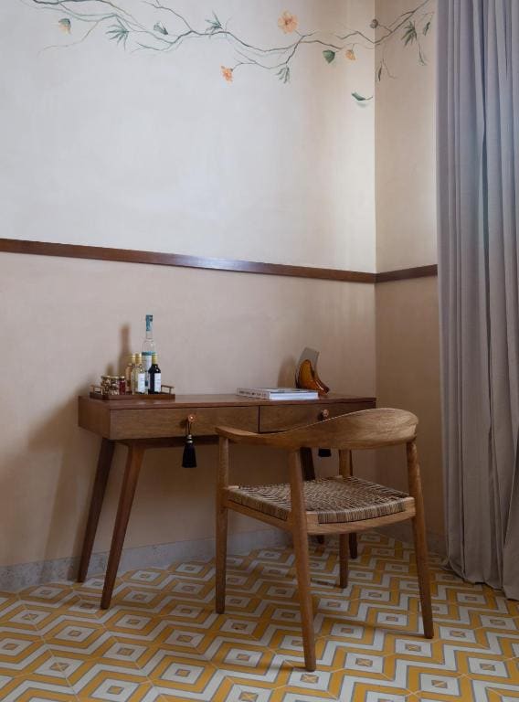 JUNIOR SUITE WITH BATHTUB room - Image 3