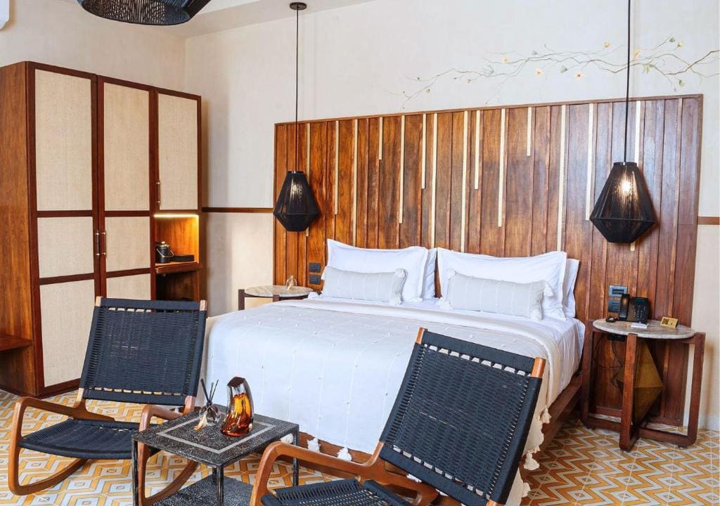 PREMIUM SUITE WITH BATHTUB room - Image 1