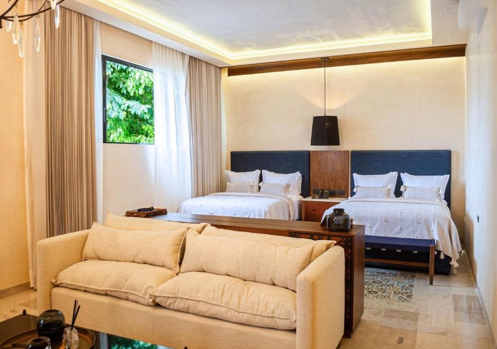 PREMIUM SUITE DOUBLE WITH BATHTUB room - Image 1