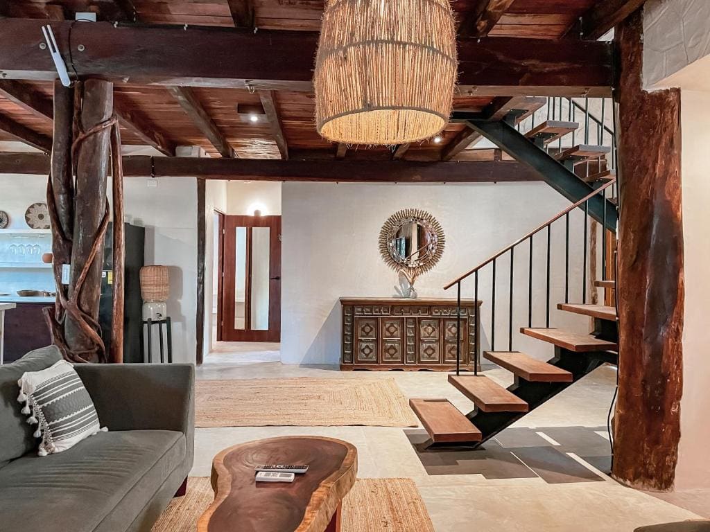 Five-Bedroom House room - Image 1