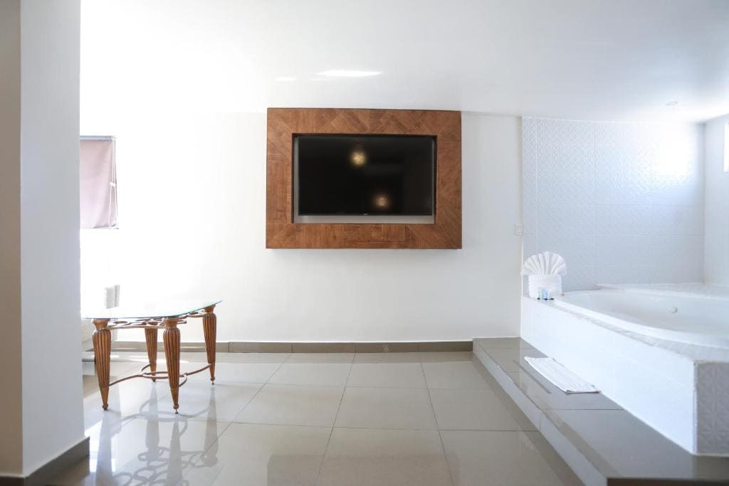 Suite room - Image 3