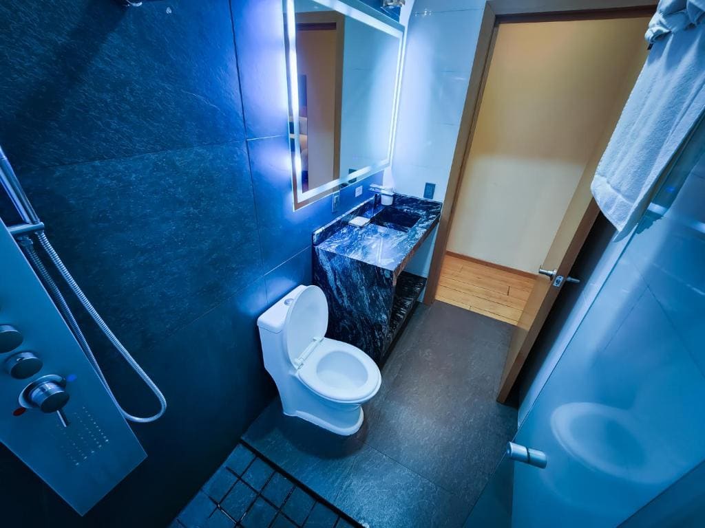 Deluxe Twin Room room - Image 3
